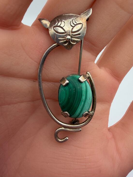 Taxco Jewelry - Vintage jelly belly Sterling and malachite cat pin Taxco